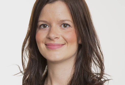 Portrait photo of Anna Gavine