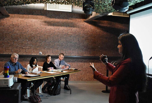 Enterprise Challenge December 2022: Pitching the business idea in front of the audience and a panel of judges