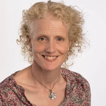 Portrait photo of Kirsty Dalrymple